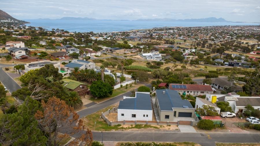 3 Bedroom Property for Sale in Mountainside Western Cape